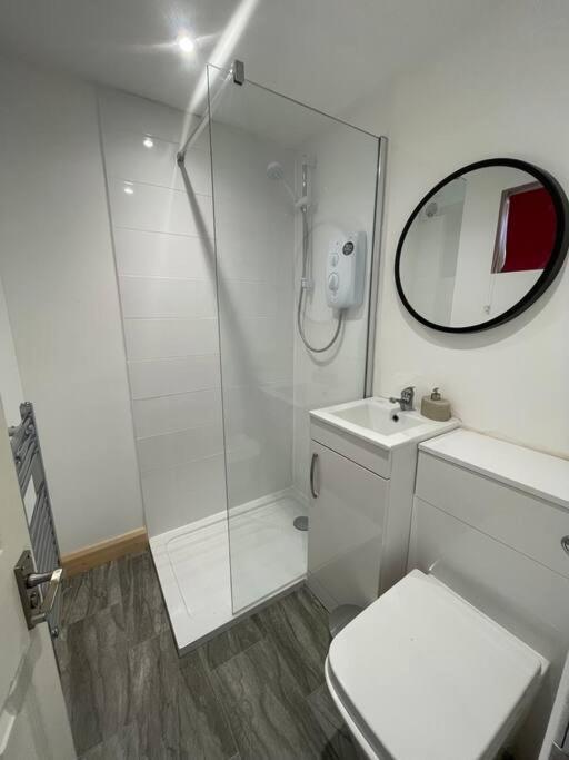 1 Bedroom Guest Suite Near City Centre. Gloucester Exterior photo